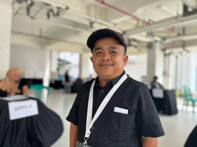 “Hampir 50 persen yang tidak menggunakan hak suaranya, menurut saya itu dikatakan sepi,” ungkap Ketua KPPS TPS 17 di Kampung Susun Akuarium, Penjaringan, Jakarta Utara, Taupaz Djuanda.