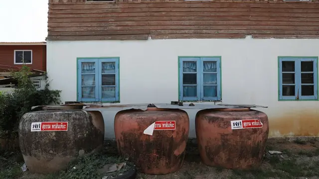 ป้ายหาเสียง พท.