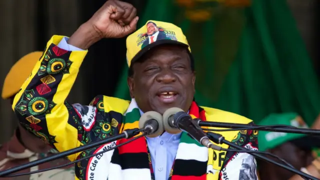 அதிபர் எமர்சன் முனங்காக்வா