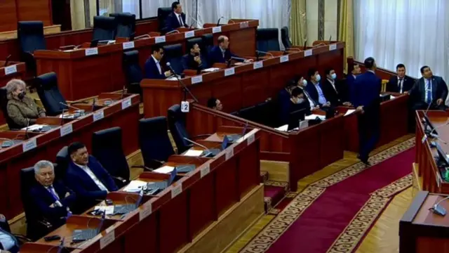 Ж﻿огорку Кеңеш макул болсо да, болбосо да министрлер бекий турганынан эч ким шек санабайт.