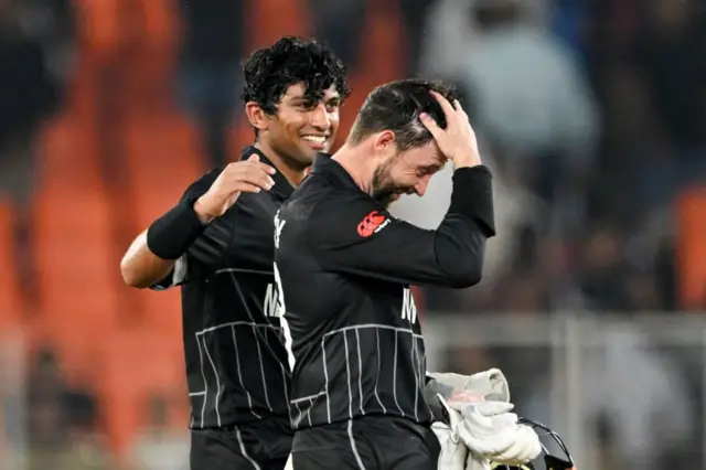 ஐ.சி.சி கிரிக்கெட் உலகக்கோப்பை, இங்கிலாந்து, நியூசிலாந்து, ரச்சின், கான்வே