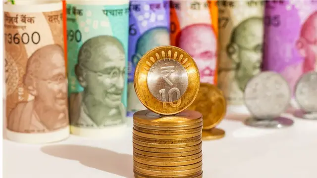 "குறைந்தபட்ச இருப்புத்தொகை அபராதம்: வங்கிகள் வசூலித்த அபராத தொகை ரூ.1996 கோடி"