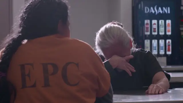 La docuserie cuenta la historia de Berta, una abuela guatemalteca que pasa meses detenida.