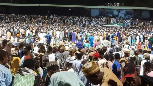 Dubban mutane ne suka halarci bikin Maulidin da aka gudanar filin wasa na Abubakar Tafawa Balewa a garin Bauchi, arewacin Najeriya