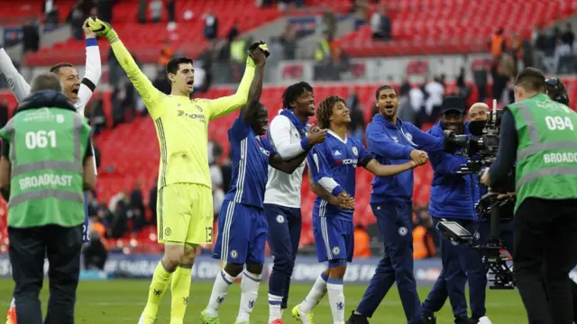 Chelsea vui mừng sau khi thắng Tottenham Hotspur