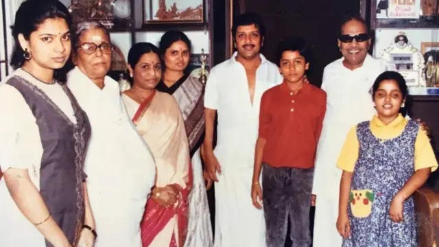 கலைஞர், கனிமொழி மற்றும் நடிகர் சிவக்குமார் குடும்பம்