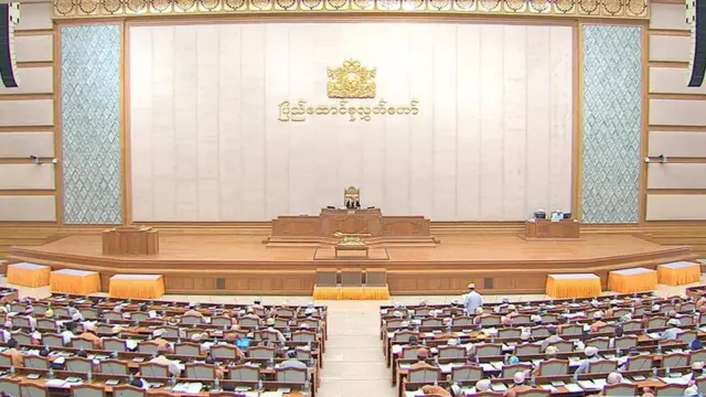 ပြည်ထောင်စုလွှတ်တော်ကို ဒီဇင်ဘာလ ၁၇ ရက်နေ့မှာကျင်းပနေစဉ်