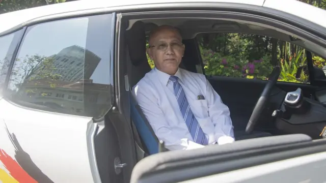 "กลัวว่าท่านอาจไม่เข้าใจนิสัยการขับรถของคนกรุงเทพฯ" นรเสฏฐ์ สิธรประเสริฐ เจ้าหน้าที่ขับรถประจำเอกอัครราชทูต