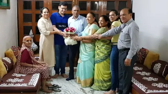 કાર્તિક જીવાણી પરિવાર સાથે