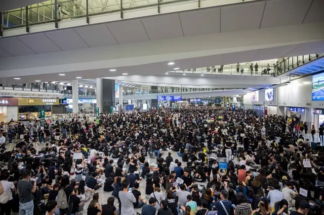 ผู้ประท้วงที่สนามบินในฮ่องกง