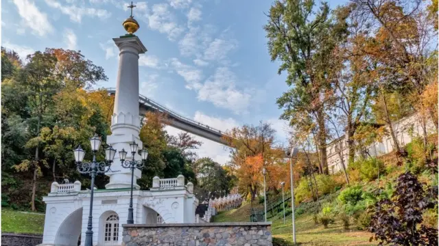 Особливо весело проходило свято у містах, де колись діяло Магдебурзьке право і де зберігались цехові традиції