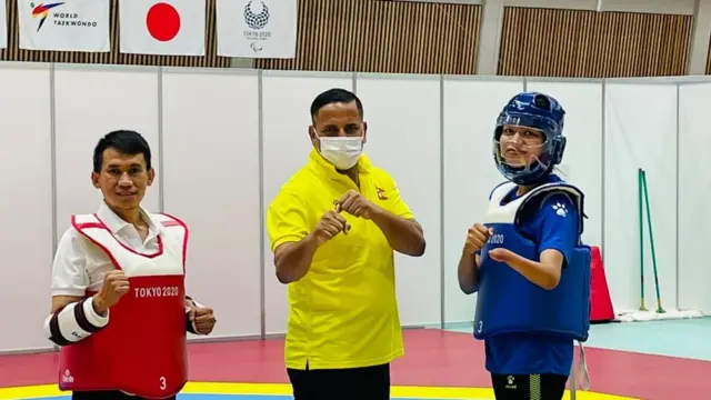 प्रशिक्षकका साथमा पलेशा