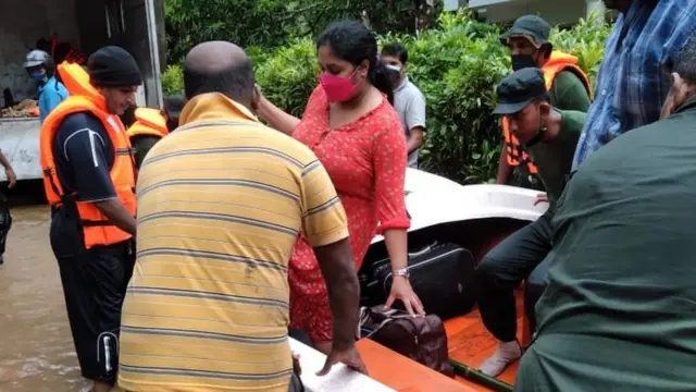 இலங்கையில் மழையால் மண்சரிவு