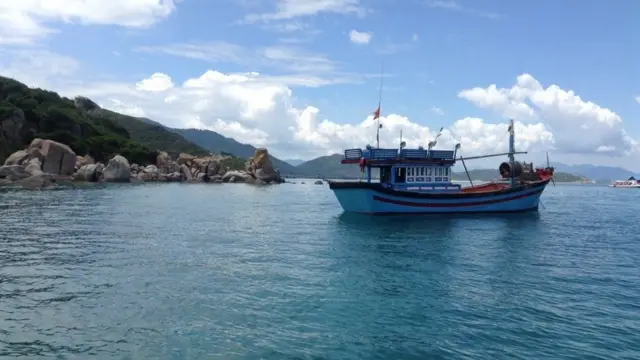 Anh Thanh mong có dịp được ra khơi trên một chiếc thuyền cá ở Cam Ranh, sống lại tuổi thơ ngày nào