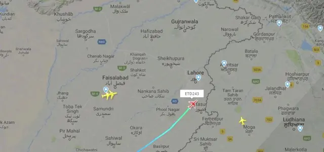 विमानाचं लाईव्ह लोकेशन