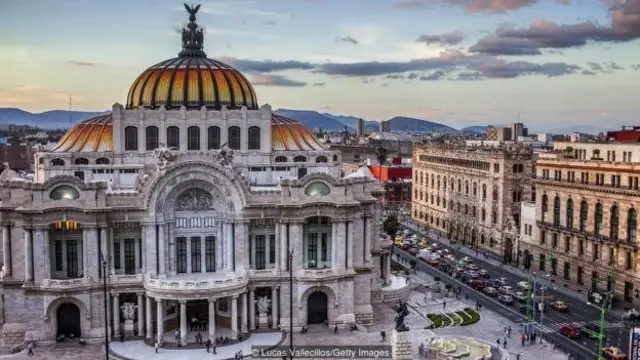 Ana yi wa Mexico City kallon daya daga cikin biranen kasashen Latin da suka fi kasancewa na zamani da masu yawan mutane daban-daban