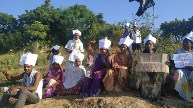 મોદીના કાર્યક્રમનો વિરોધ કરતા આદિવાસી