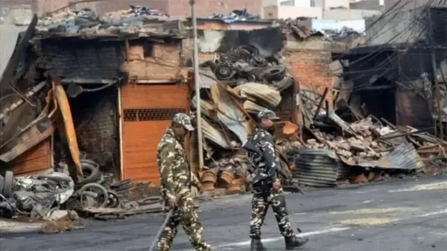 দিল্লি দাঙ্গা সংক্রান্ত একাধিক মামলার তদন্তে পুলিশের ভূমিকা নিয়ে প্রশ্ন উঠেছে। 