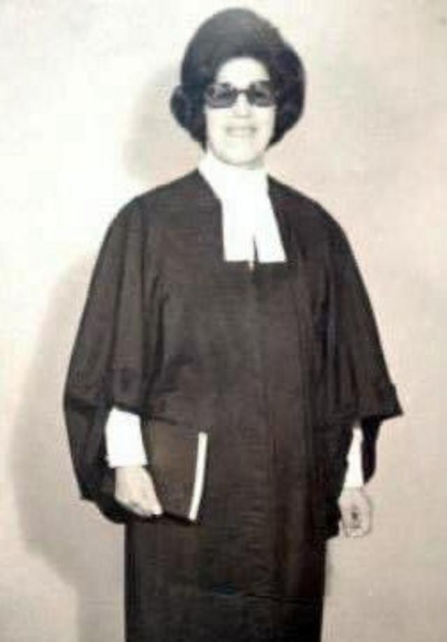 أول محامية أردنية إميلي بشارات