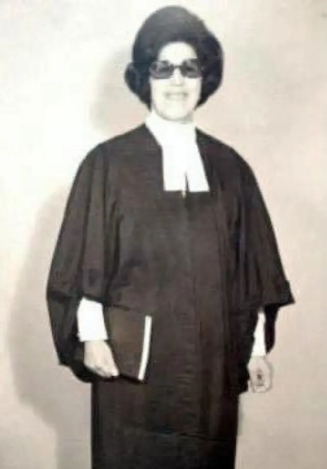 أول محامية أردنية إميلي بشارات