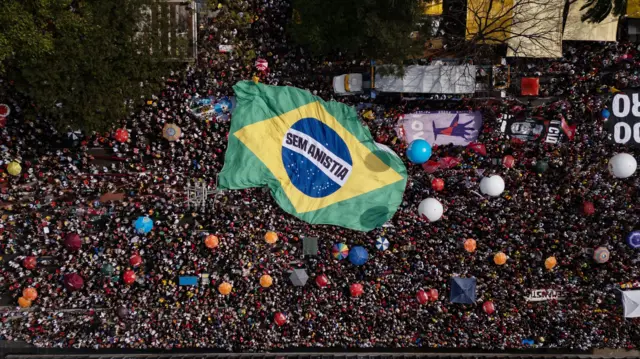 Protesto em frente ao Masp.