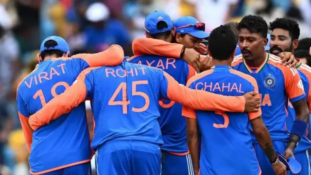 ‘சரிந்த அதே மண்ணில்’ சாதித்த டிராவிட் : வீரராக, பயிற்சியாளராக பயணித்த கதை