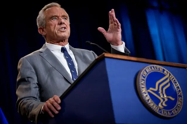 Bộ trưởng Y tế Robert F. Kennedy, Jr. cho rằng việc cắt giảm là cần thiết