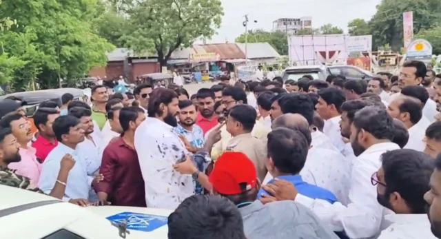 या प्रकरणात शिवधर्म फाउंडेशनचे संस्थापक दीपक काटे यांच्यावर गुन्हा दाखल करण्यात आला आहे.