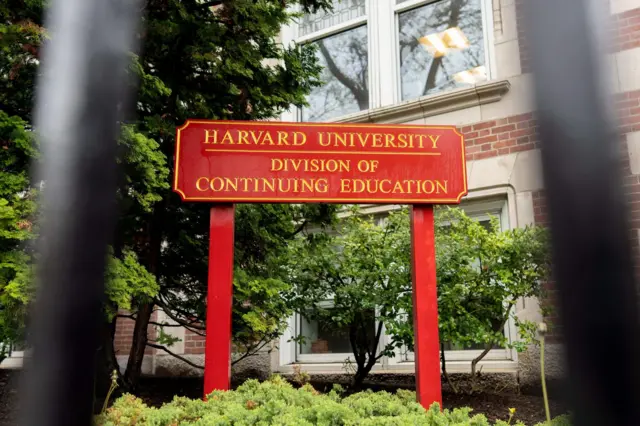 Chính quyền Trump cấm Đại học Havard tuyển sinh viên quốc tế