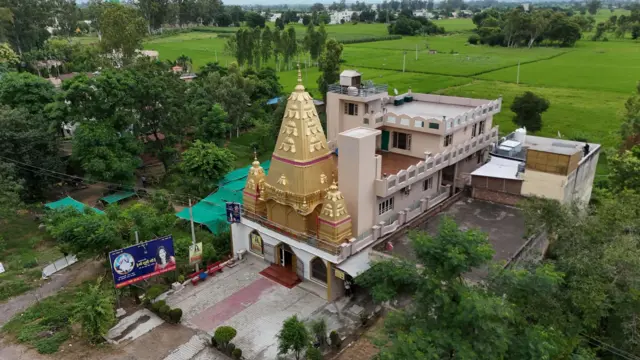 రాధే మా గుడి 