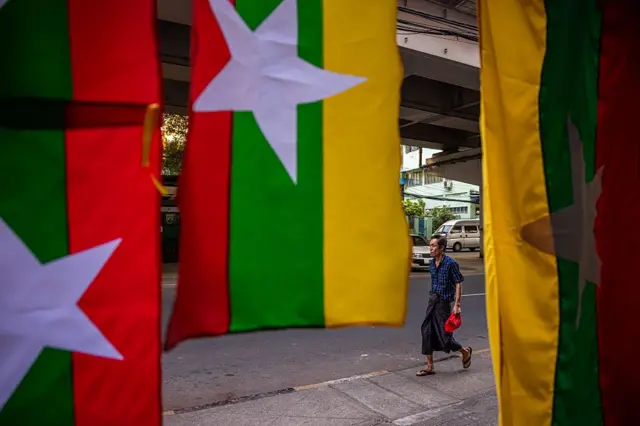 လွတ်လပ်ရေးနေ့ အလံထောင်ဖို့ မြို့နယ်တချို့မှာ စစ်ကော်မရှင်လက်အောက်ခံ အုပ်ချုပ်ရေးအဖွဲ့တွေကြေညာ