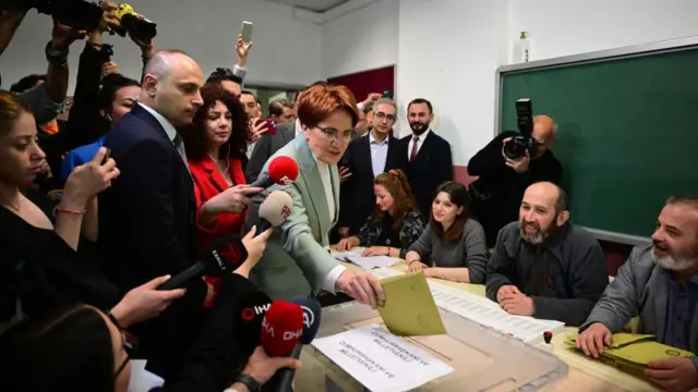 Akşener