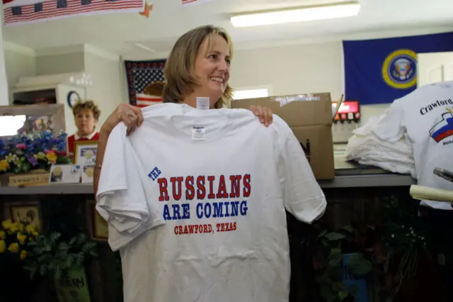 T-shirt saying 'The Russians are coming'