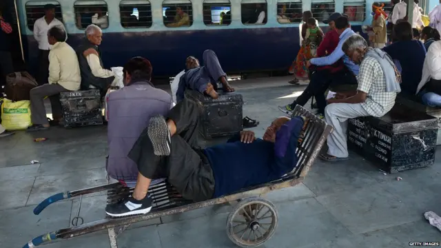 भारतीय रेल, रेल मंत्रालय, रद्द ट्रेनें, यात्री