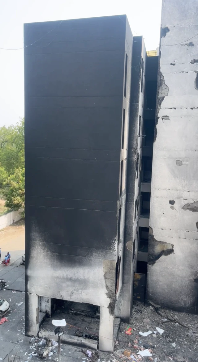 భవనంలో పరిస్థితి