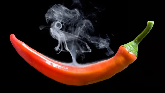 Un pimiento picante al que le sale humo