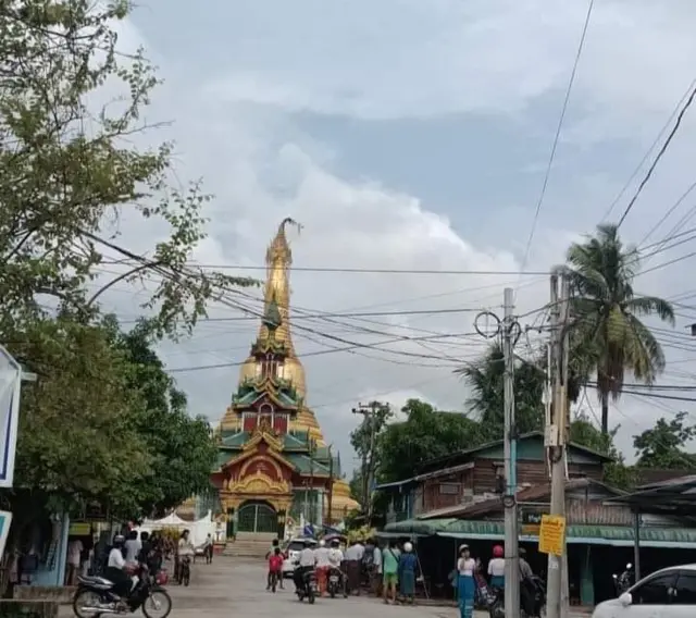 ရွှေဘုန်းမြင့်ဘုရား ထီးတော် တိမ်းညွတ်