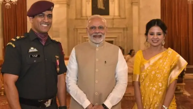મહેન્દ્ર સિંહ ધોની, નરેન્દ્ર મોદી અને સાક્ષી