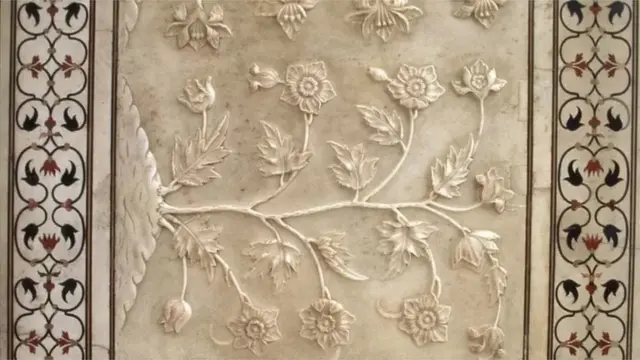 ताज महालातील नक्षीकाम