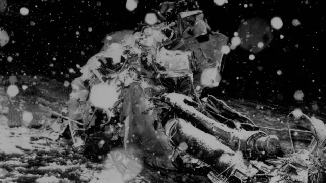 Обломки самолета