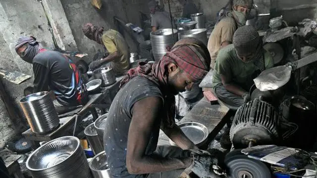 অ্যালুমিনিয়ামের পাত্রে সীসার মাত্রাতিরিক্ত উপস্থিতি পাওয়া গিয়েছে।