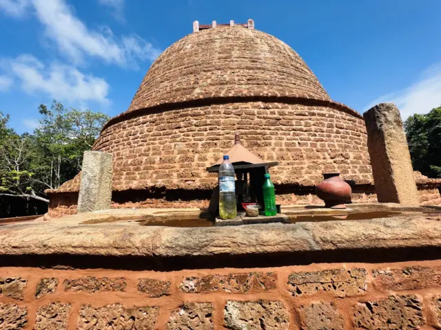 Kurundi stupa