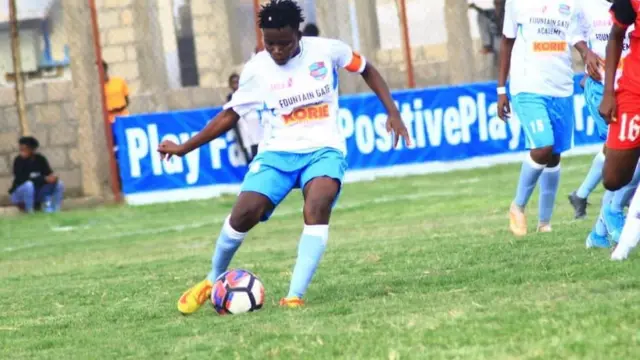 Mtoto alipofikisha miezi saba aliamua kumuachisha maziwa na kurudi kambini