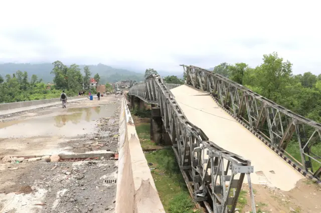 दुम्कीबास पुल