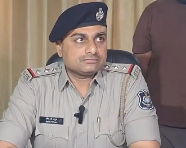 અમદાવાદ ઍરપૉર્ટ પોલીસ સ્ટેશનના તપાસનીશ અધિકારી કે. કે. રબારીએ