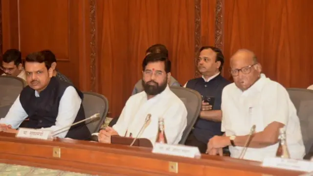 राजकीय गणितांना प्राधान्य दिलं, तर गफलत होईल .