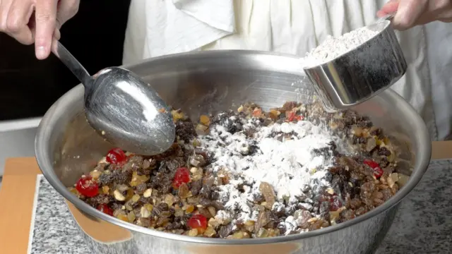 Изготовление фруктового пирога