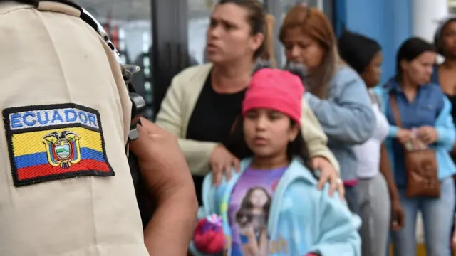Ekvador sınırındaki Venezuelalılar