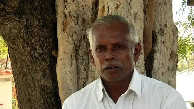 குள்ளம்பட்டி கிராம மக்கள்