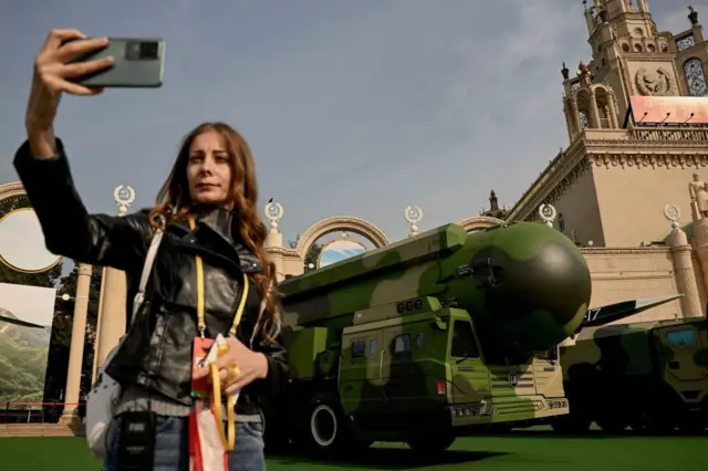 نمایشگاه نظامی در چین